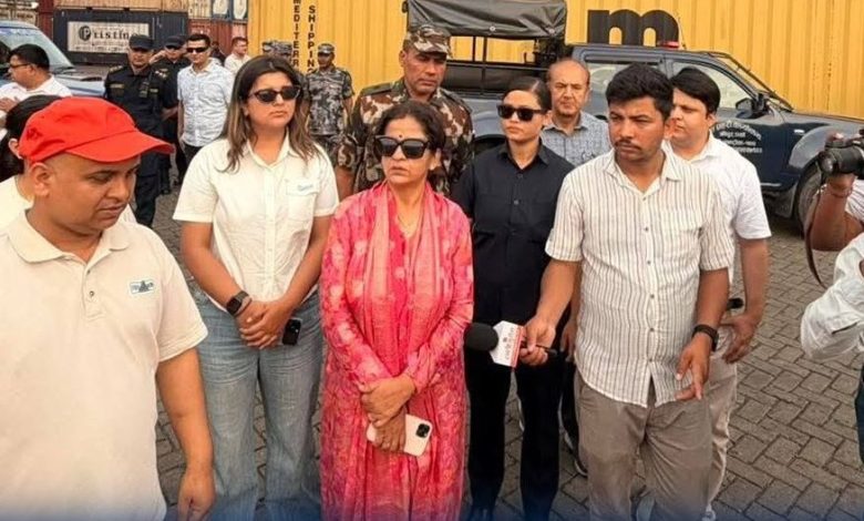 मन्त्री यादवद्वारा सिमरा सेजको अतिक्रमित जग्गाको निरीक्षण