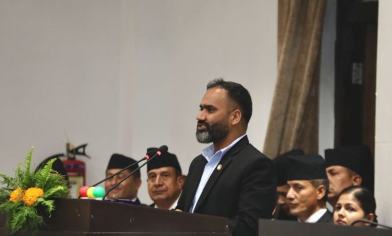 मुलुकका अगाडि रहेका समस्या समाधानमा पर्यटन उद्योगले योगदान दिन सक्नुपर्छ : मन्त्री पौडेल